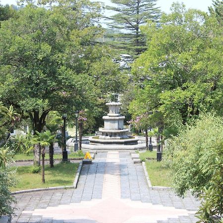 Legends Tskaltubo Spa Resort エクステリア 写真