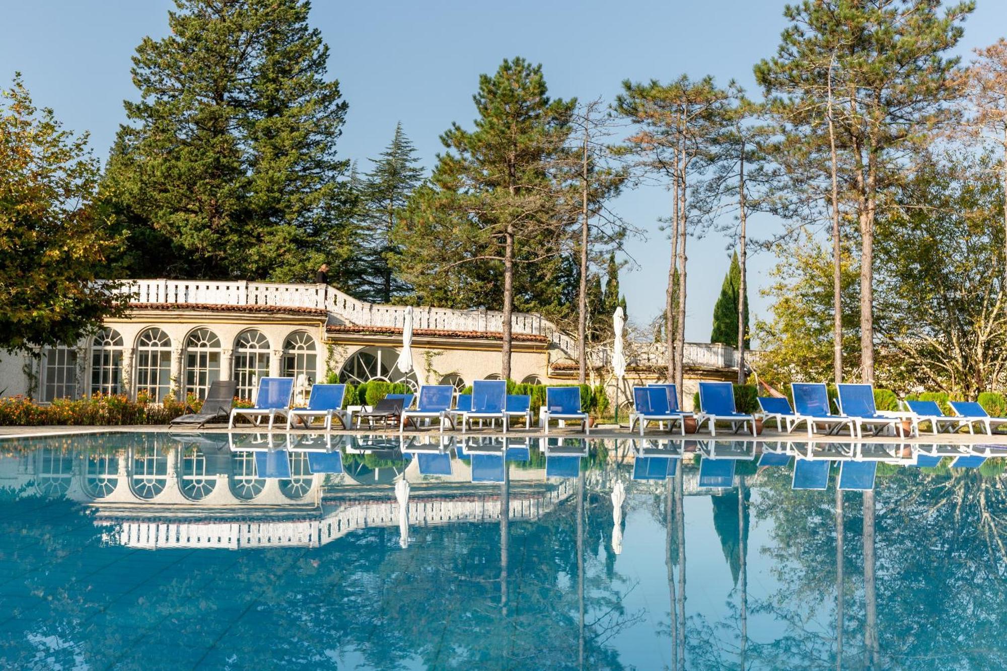 Legends Tskaltubo Spa Resort エクステリア 写真