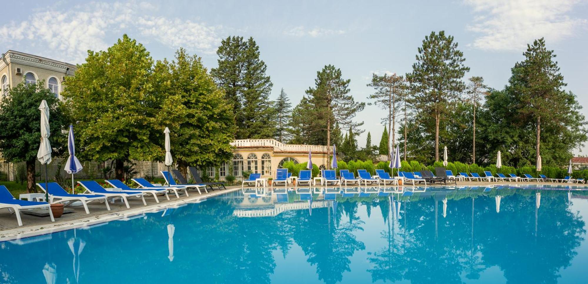 Legends Tskaltubo Spa Resort エクステリア 写真