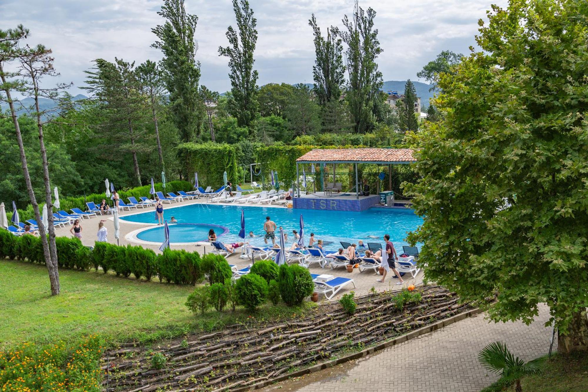 Legends Tskaltubo Spa Resort エクステリア 写真
